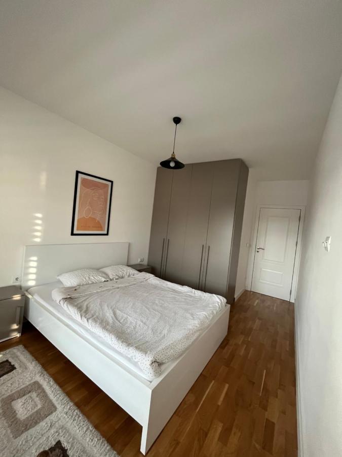 Central Luxury Apartment Пристина Екстериор снимка